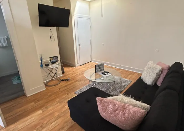Charming 2 Bedroom Hause Of Vibes