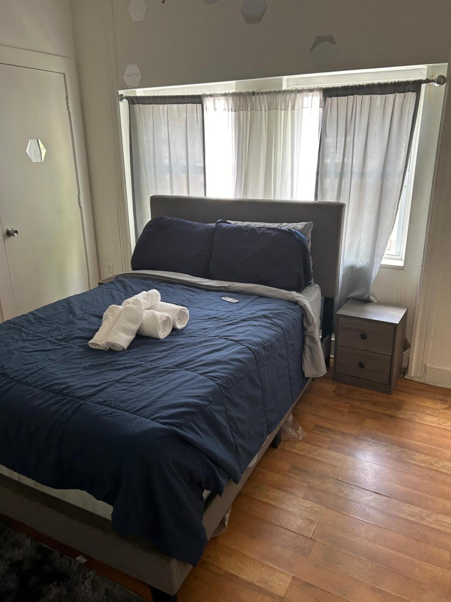 Charming 2 Bedroom Hause Of Vibes Apartment Philadelphia