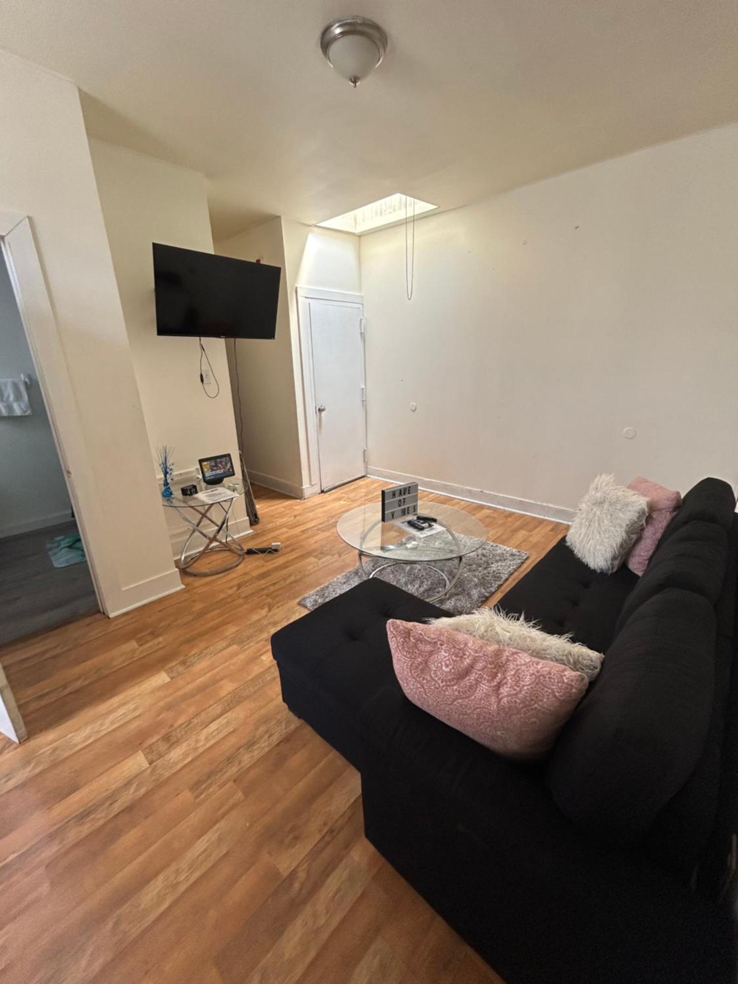 Apartment Charming 2 Bedroom Hause Of Vibes Philadelphia
